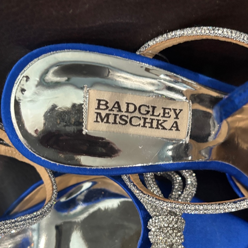 Badgley Mischka Jasmine Pointed Toe Pump - Picture 3 of 8